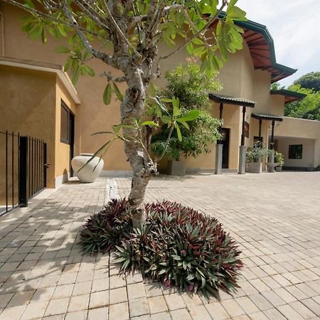 Melheim Kandy Villas Bagian luar foto