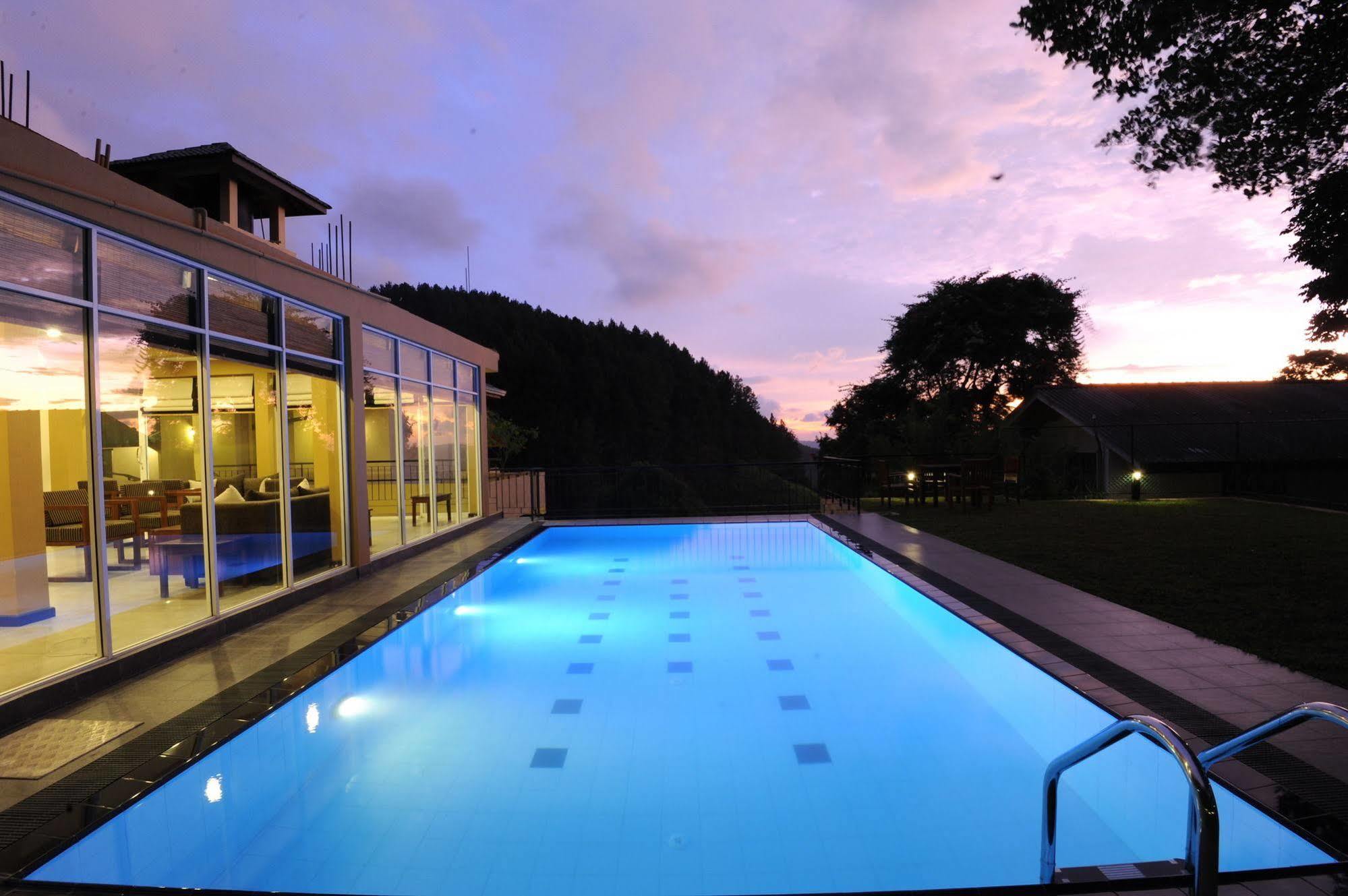 Melheim Kandy Villas Bagian luar foto