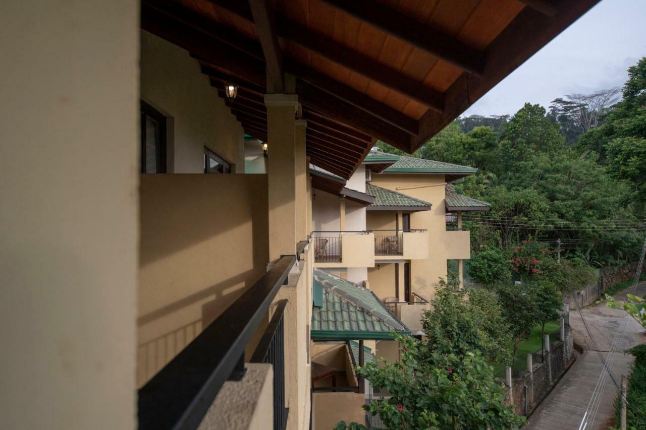 Melheim Kandy Villas Bagian luar foto
