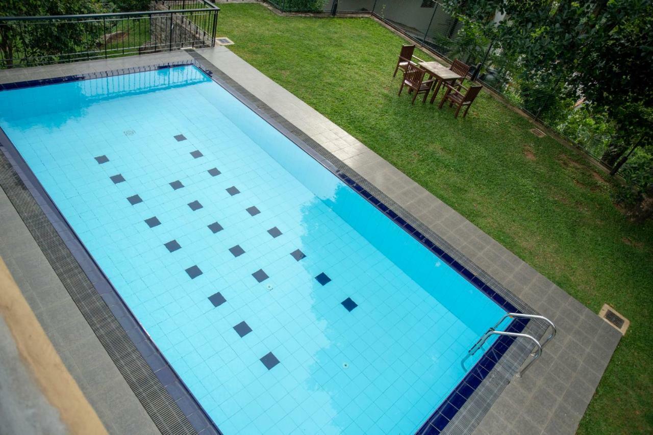 Melheim Kandy Villas Bagian luar foto